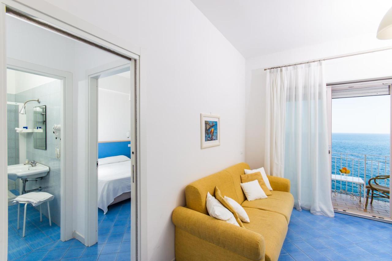 Residence Due Torri Майори Екстериор снимка
