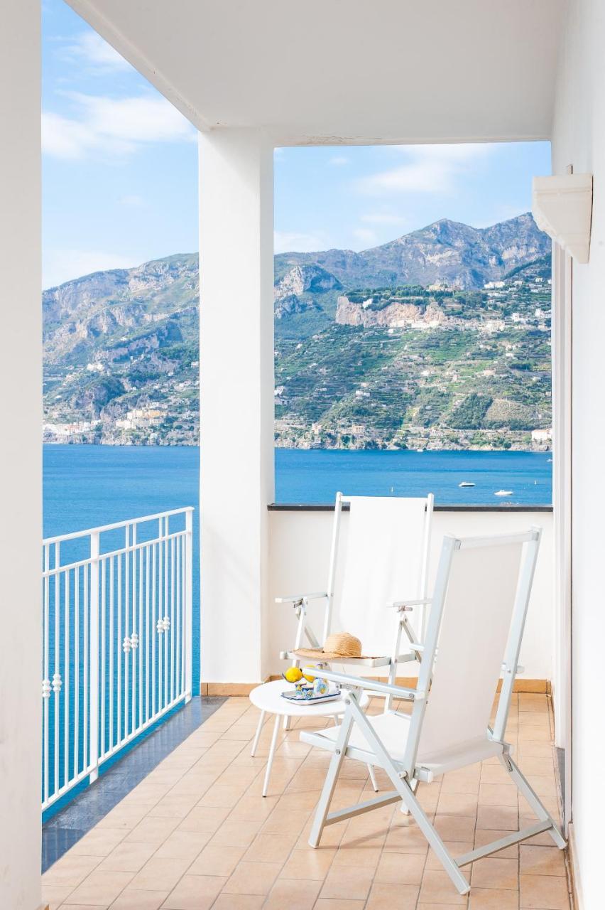 Residence Due Torri Майори Екстериор снимка