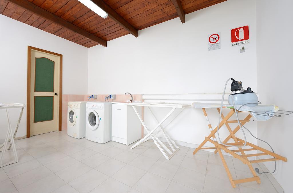 Residence Due Torri Майори Екстериор снимка